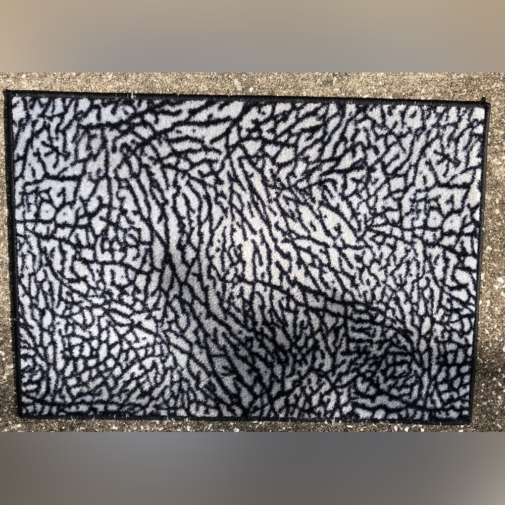 Spilled Elephant print rug, 23 by 32 inches